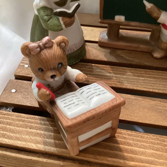 Vintage Homco "Bears at School" #1409 Complete Set Teacher Students Desk Globe - Picture 6 of 13